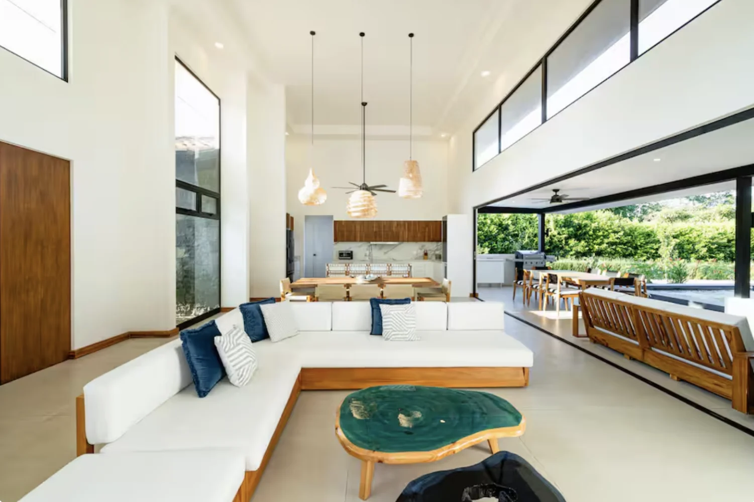 Modern luxury Bali villa: open-plan living with high ceilings